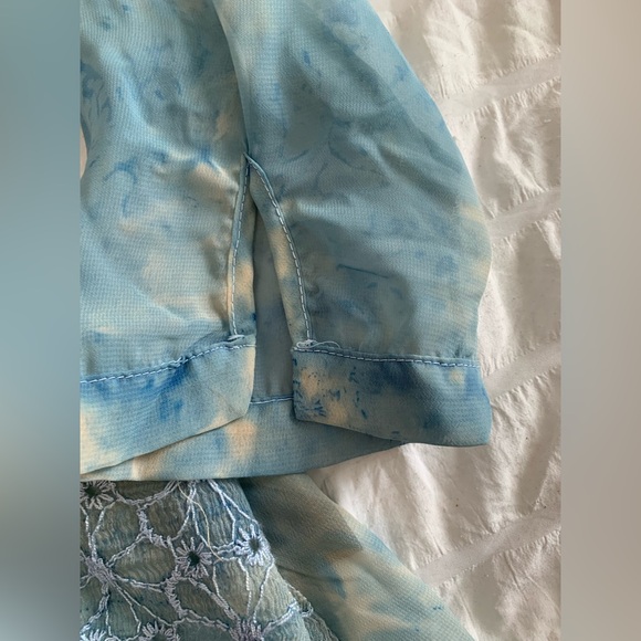 NWT Aratta Powder Blue Lace V-Neck Floral Overlay Silk Blouse - Picture 7 of 16